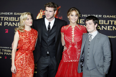 Elizabeth Banks, Liam Hemsworth, Jennifer Lawrence, Josh Hutcherson
