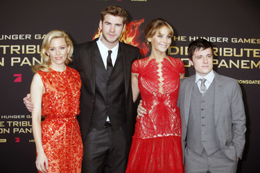 Elizabeth Banks, Liam Hemsworth, Jennifer Lawrence, Josh Hutcherson