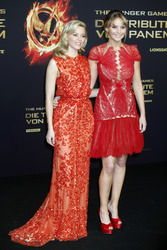 Elizabeth Banks, Jennifer Lawrence