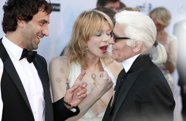 Courtney Love (Hole), Karl Lagerfeld