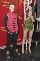 Sila Sahin mit Justin Bieber Wachsfigur