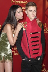 Sila Sahin mit Justin Bieber Wachsfigur