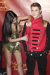 Sila Sahin mit Justin Bieber Wachsfigur