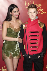 Sila Sahin mit Justin Bieber Wachsfigur