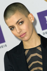 Alina Süggeler (Frida Gold)