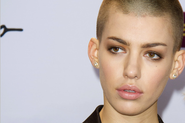 Alina Süggeler (Frida Gold)