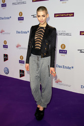 Alina Süggeler (Frida Gold)