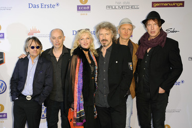 Wolfgang Niedecken mit Ehefrau Tina und seiner Band BAP