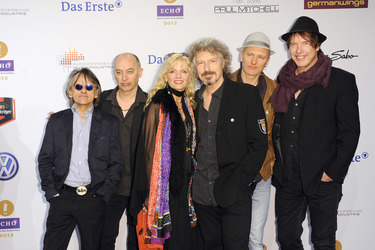 Wolfgang Niedecken mit Ehefrau Tina und seiner Band BAP