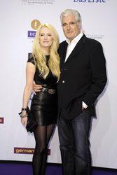 Mirja Du Mont, Sky Du Mont