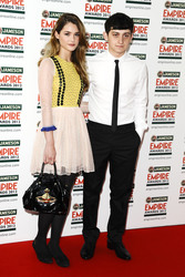 Craig Roberts mit Begleitung