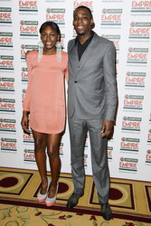 Phillips Idowu mit Begleitung