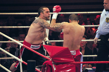 Martin Kesici, Jay Khan