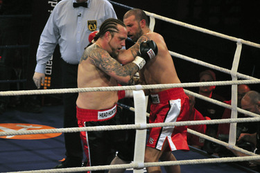 Martin Kesici, Jay Khan