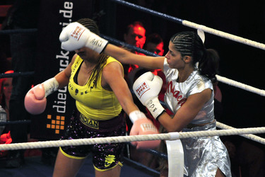 Indira Weis, Micaela Schäfer