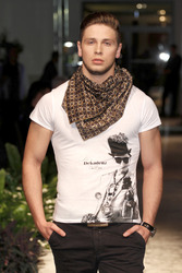 Julian Stoeckel Model