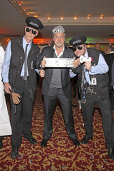 Marek Erhardt mit Security