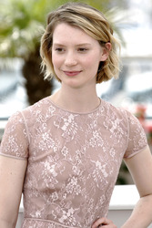 Mia Wasikowska