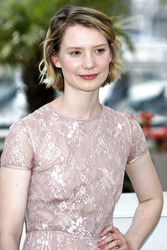 Mia Wasikowska