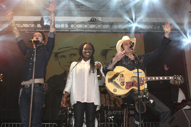 Alec 'Boss Burns' Völkel, Sascha 'Hoss Power' Vollmer (The BossHoss), Ivy Quainoo