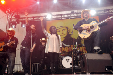 Alec 'Boss Burns' Völkel, Sascha 'Hoss Power' Vollmer (The BossHoss), Ivy Quainoo