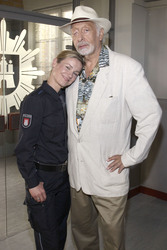 Rhea Harder, Karl Dall