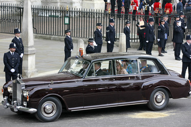 Beatrice Mountbatten-Windsor / Princess Beatrice of York, Eugenie Mountbatten-Windsor / Princess Eugenie of York, Prinz Andrew Mountbatten-Windsor