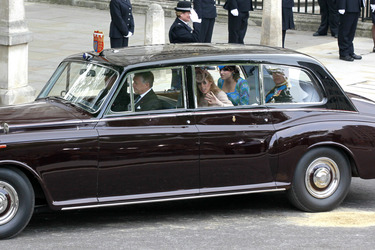 Beatrice Mountbatten-Windsor / Princess Beatrice of York, Eugenie Mountbatten-Windsor / Princess Eugenie of York, Prinz Andrew Mountbatten-Windsor