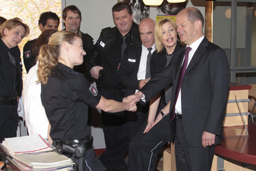 Rhea Harder, Sanna Englund, Olaf Scholz und der Hafenkante Cast