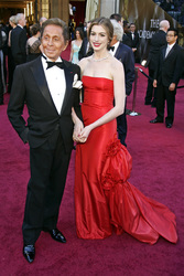 Valentino Garavani, Anna Hathaway