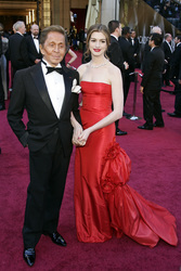 Valentino Garavani, Anna Hathaway