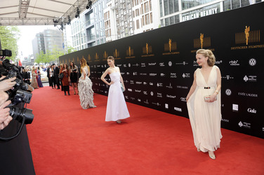 Lena Meyer-Landrut, Nora von Waldstätten, Janin Reinhardt