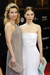 Thekla Reuten, Nora von Waldstätten