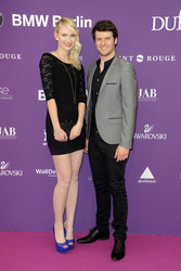 Carolin Niemczyk, Daniel Grunenberg (Glasperlenspiel)