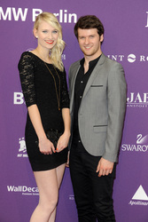 Carolin Niemczyk, Daniel Grunenberg (Glasperlenspiel)