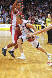 Brian Roberts, Benas Veikalas