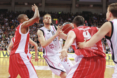 Marcus Slaughter, Jonas Wohlfarth-Bottermann