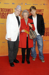 Rosa von Praunheim mit Freund Oliver Sechting und Helene Schwarz