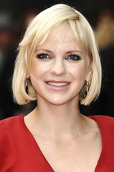 Anna Farris