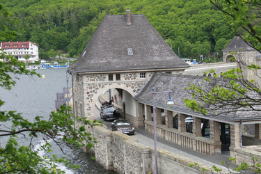 Mercedes E-Klasse Coupé Stuntauto und Kamerawagen