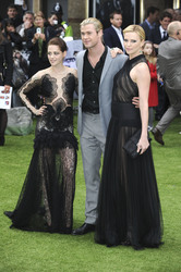 Kristen Stewart, Chris Hemsworth, Charlize Theron