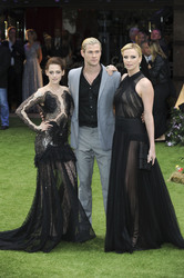 Kristen Stewart, Chris Hemsworth, Charlize Theron