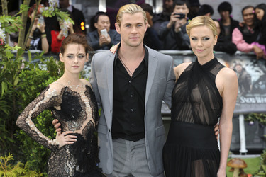 Kristen Stewart, Chris Hemsworth, Charlize Theron
