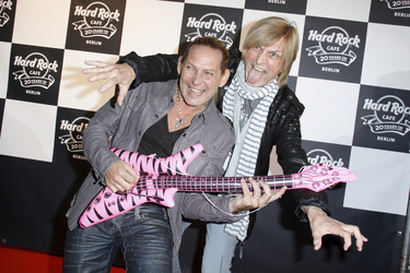 Uwe Hassbecker, Ritchie Barton (Silly)