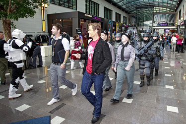 Casper Van Dien mit Fans