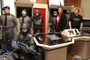 Casper Van Dien mit Fans