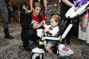 Casper Van Dien
