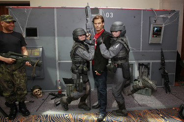 Casper Van Dien mit Fans