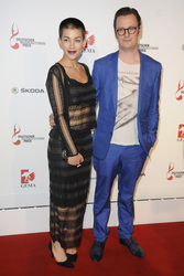 Alina Süggeler (Frida Gold) mit Manager Konrad Sommermeyer