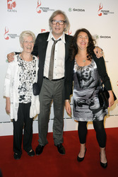 Leander Haußmann mit Mutter Doris und Schwester Iris